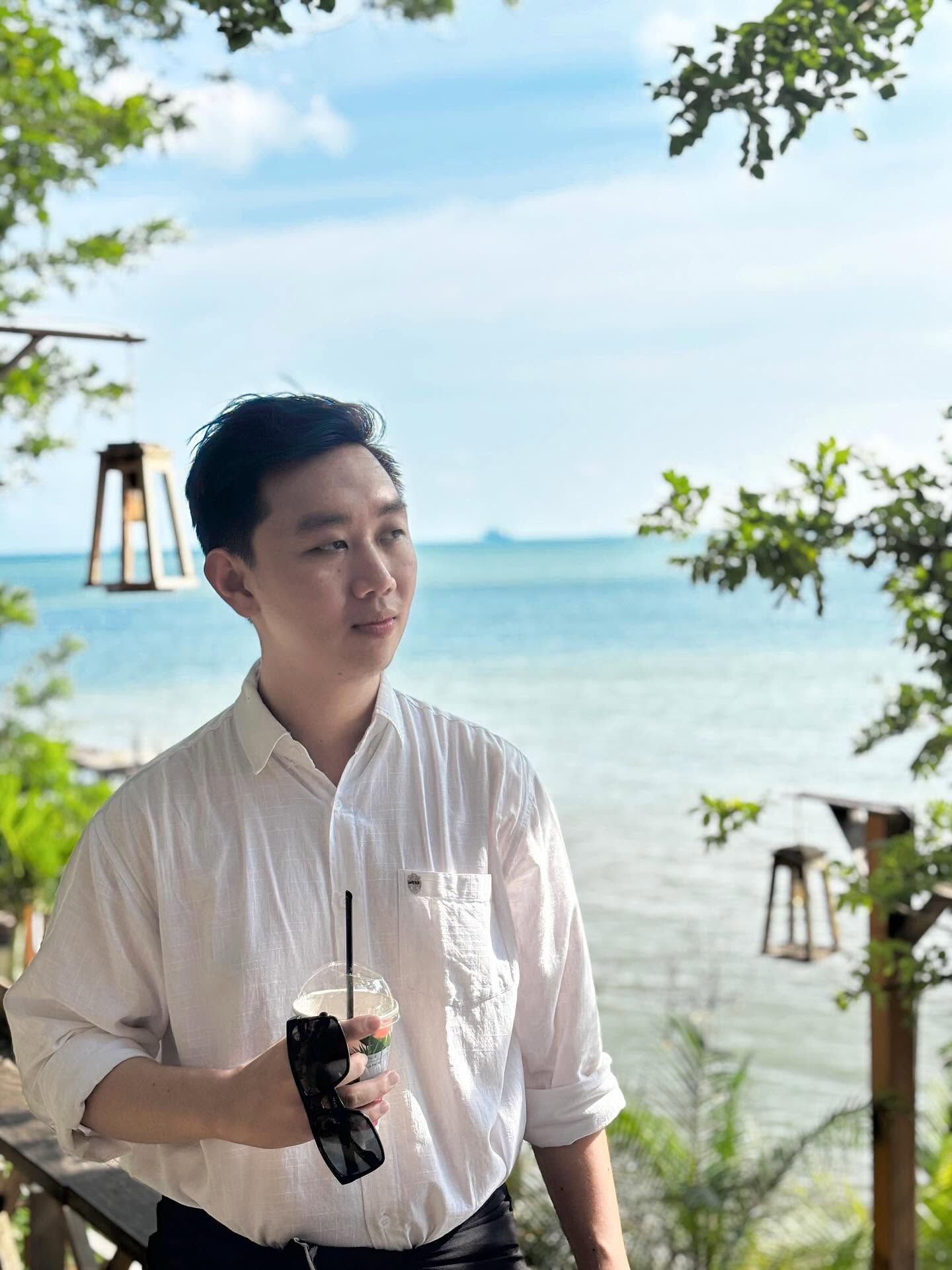Nyan Win Naing by the sea